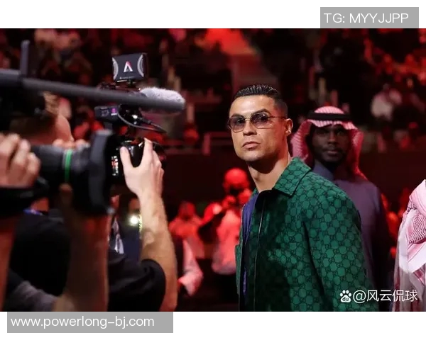 超帅足球明星手环引领时尚潮流运动风尚展现个性魅力与活力