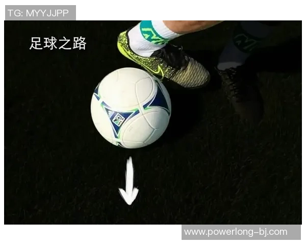 足球明星如何在比赛中巧妙摔倒过人技巧解析与精彩瞬间回顾